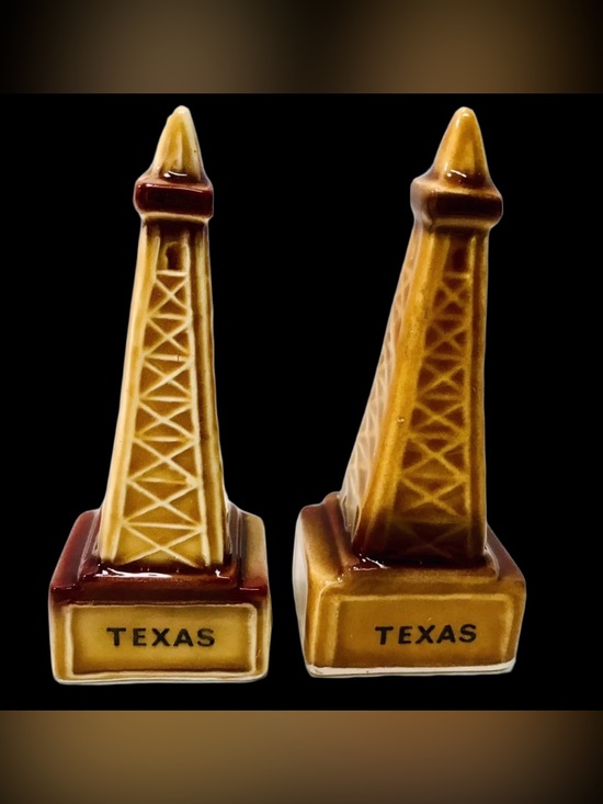 Unbranded Other - Vintage 1970’s MCM Texas Souvenir Tower Ceramic Salt & Pepper Shaker Set